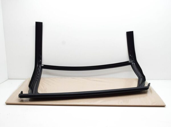 4K5839432C - NEW AUDI A6 C8 REAR RIGHT DOOR WINDOW GUIDE 4K5839432C
