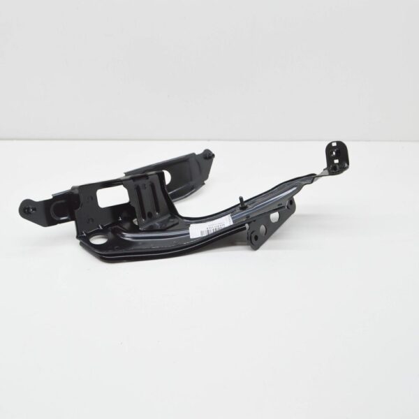 4K8821131B - NEW AUDI A7 4K8 FRONT LEFT FENDER HOLDER 4K8821131B