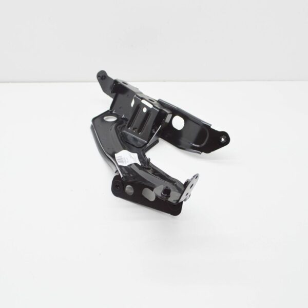 4K8821131B - NEW AUDI A7 4K8 FRONT LEFT FENDER HOLDER 4K8821131B