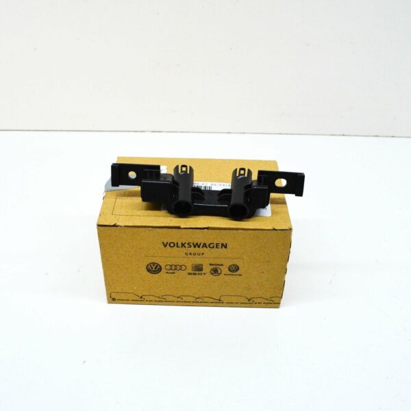4K8955195 - NEW AUDI RS6 C8 FRONT HEADLIGHT WASHER NOZZLE BRACKET 4K8955195