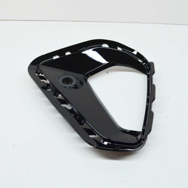 4KE121736CY9B - AUDI E-TRON GEN Front Bumper Right Air Guide Trim 4KE121736CY9B NEW GENUINE