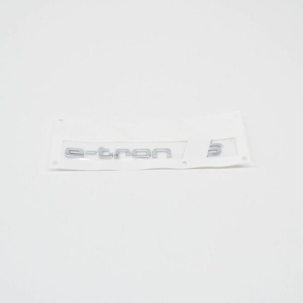 4KE8537353Q7 - NEW AUDI E-TRON SPORTBACK REAR TRUNK BOOTLID BADGE 4KE8537353Q7 ORIGINAL