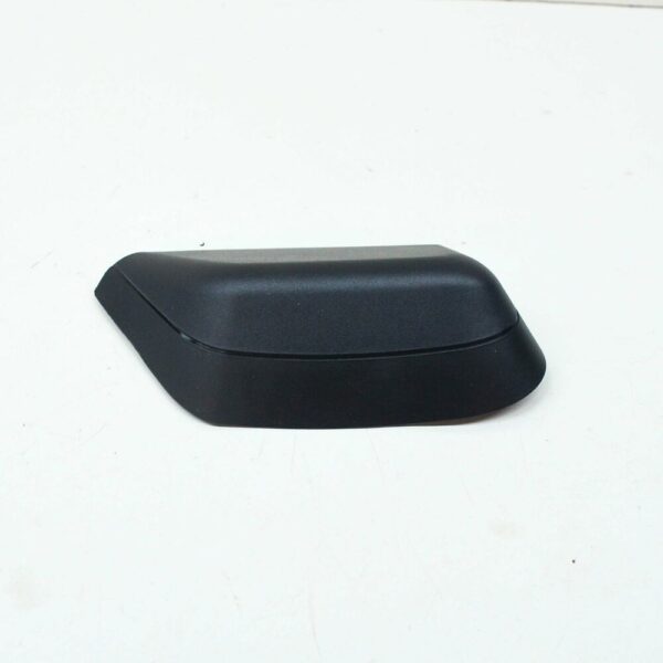4KE945256A - NEW AUDI E-TRON REAR RIGHT TRUNK TAILLIGHT MOUNT 4KE945256A ORIGINAL