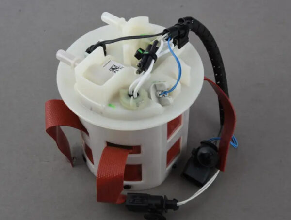 4L0131907D - NEW AUDI Q7 4L REDUCTION AGENT TANK STORAGE CONTAINER 4L0131907D ORIGINAL