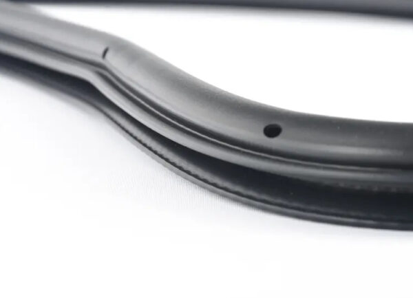 4L0833721A - AUDI Q7 4L REAR INTERIOR DOOR SEAL 4L0833721A NEW GENUINE