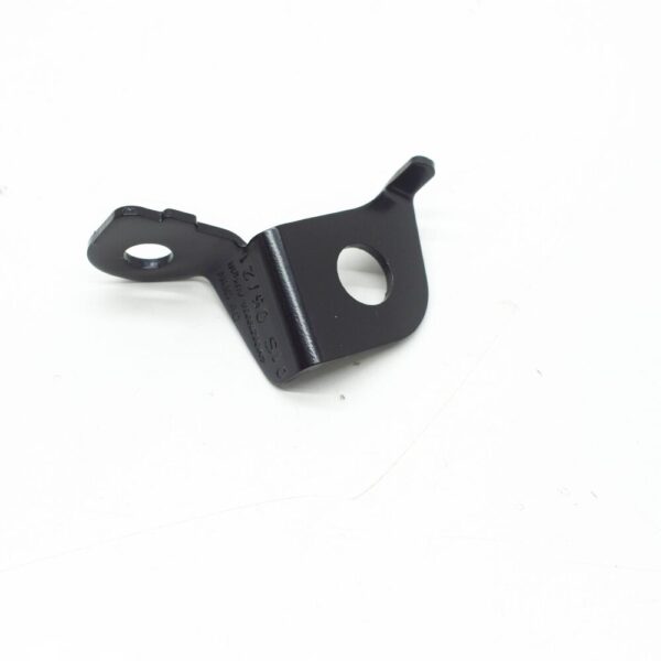 4M0821990A - Audi Q7 4M Front Right Wheelhousing Liner Bracket 4M0821990A NEW ORIGINAL