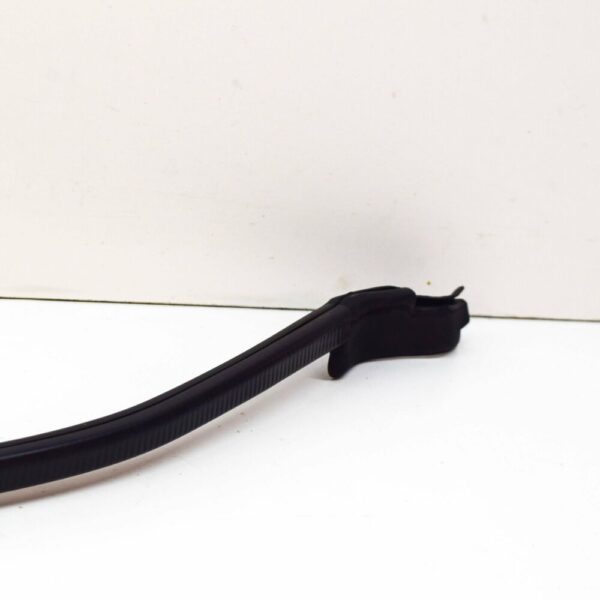 4M0839718D - NEW AUDI Q7 4M REAR RIGHT DOOR OUTER SEAL 4M0839718D