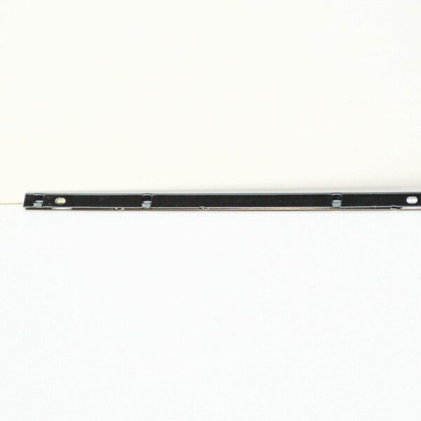4M0845454 - NEW AUDI Q7 4M FRONT RIGHT WINDSHIELD VERTICAL MOLDING BRACKET 4M0845454