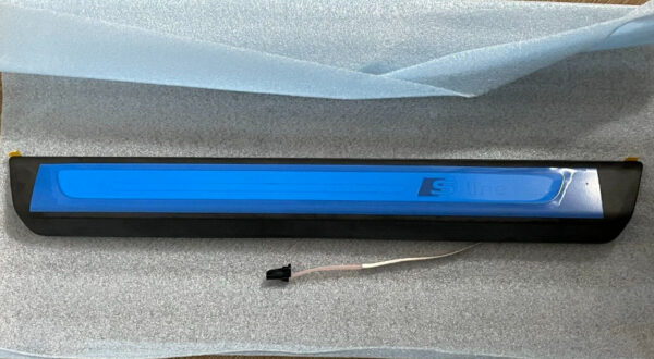 4M0947405B - New AUDI Q7 4M FRONT LEFT DOOR ENTRY SILL TRIM 4M0947405B GENUINE
