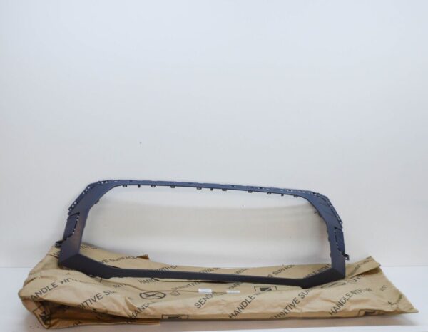4M8807725GRU - NEW AUDI Q8 FRONT BUMPER RADIATOR GRILLE SURROUND TRIM 4M8807725GRU ORIGINAL