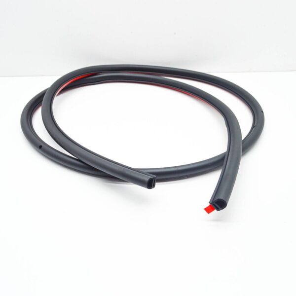 4M8837911 - NEW AUDI Q8 4MN FRONT OUTER DOOR SEAL RUBBER 4M8837911