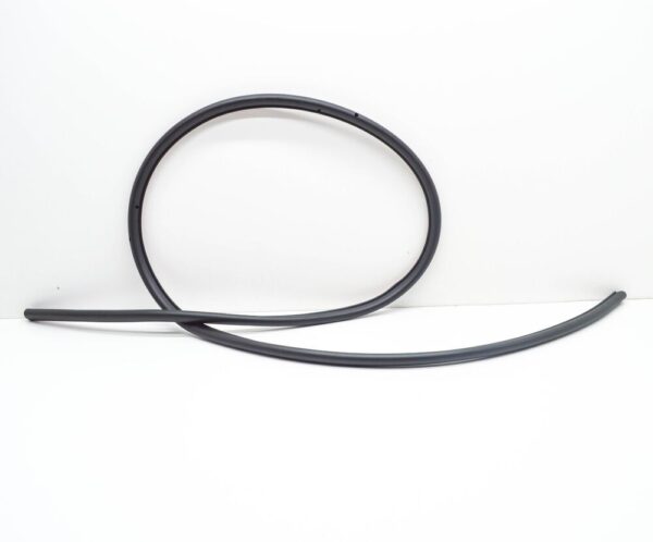 4M8837911 - NEW AUDI Q8 4MN FRONT OUTER DOOR SEAL RUBBER 4M8837911