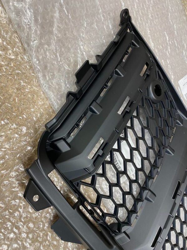 4S0807684A3FZ - NEW AUDI R8 16-18 FRONT BUMPER O/S RIGHT AIR GUIDE GRILL 4S0807684A3FZ