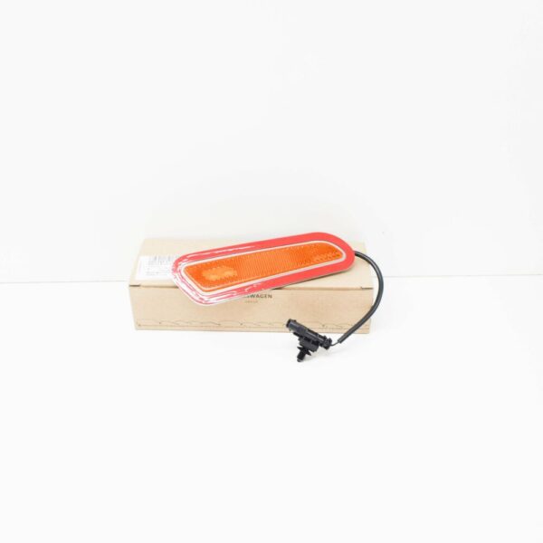 4S0945072B - NEW AUDI R8 4S FRONT RIGHT REFLECTOR 4S0945072B 2018