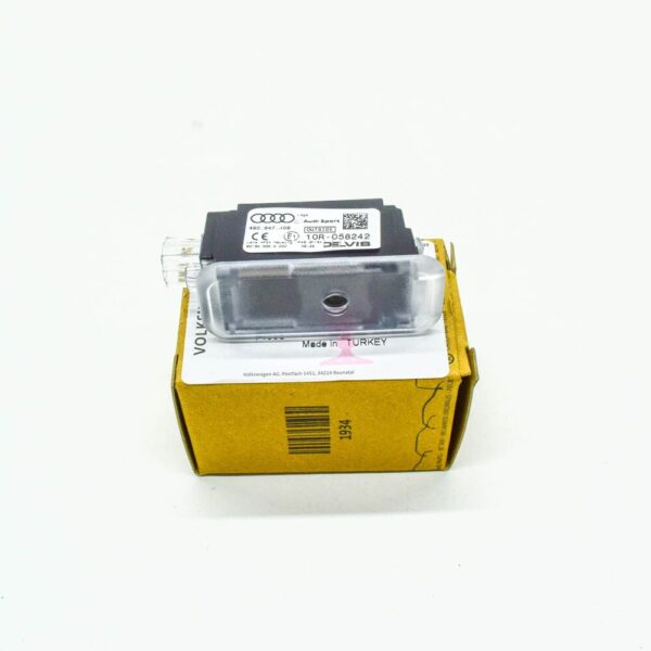 4S0947409 - NEW AUDI TT FV3 SPORT LED LEFT ENTRY LIGHTING DOOR LIGHTING 4S0947409 ORIGINAL