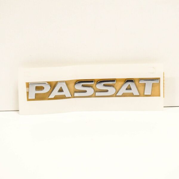 561853687B2ZZ - NEW VOLKSWAGEN PASSAT B8 REAR TAILGATE BOOT LID EMBLEM 561853687B2ZZ ORIGINAL