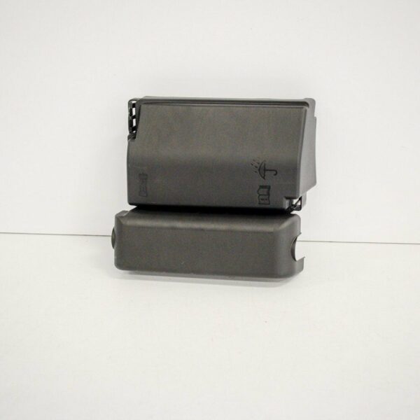 5C0937132C - NEW VOLKSWAGEN PASSAT B8 FUSE BOX RELAY COVER 5C0937132C
