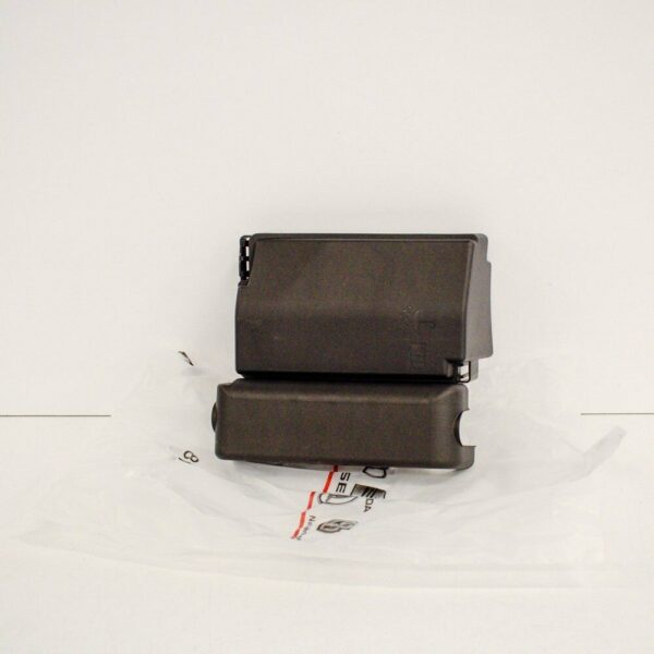 5C0937132C - NEW VOLKSWAGEN PASSAT B8 FUSE BOX RELAY COVER 5C0937132C