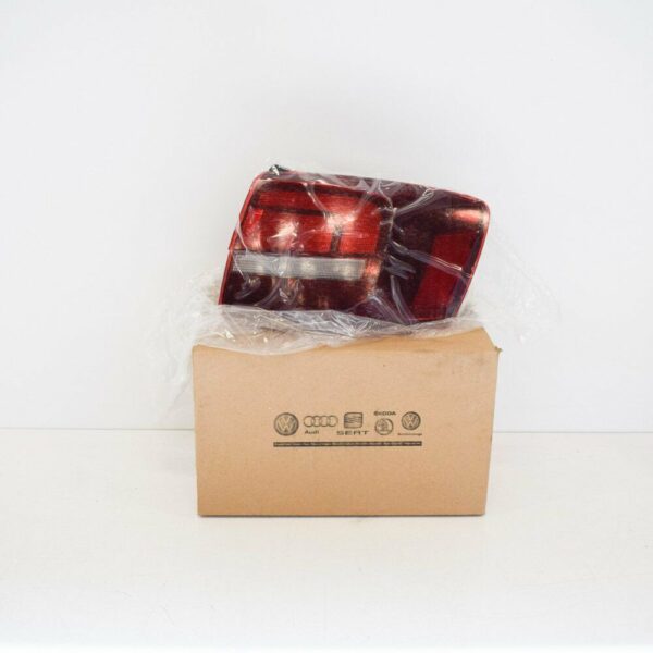 5C6945096N - NEW VOLKSWAGEN JETTA MK6 REAR RIGHT TAILLIGHT 5C6945096N