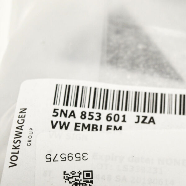 5NA853601JZA - NEW VW TIGUAN MK2 FRONT BUMPER RADIATOR GRILLE EMBLEM BADGE 5NA853601JZA
