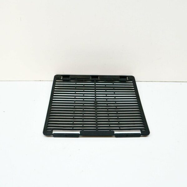 5Q0121557A - NEW AUDI A3 CABRIO 8V AUXILIARY RADIATOR LEFT PROTECT GRILLE 5Q0121557A