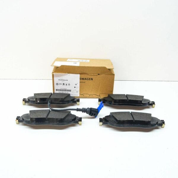 5Q0698151AJ - NEW AUDI A3 S3 8Y FRONT BRAKE LINING SET W WEAR INDICATOR 5Q0698151AJ ORIGINAL