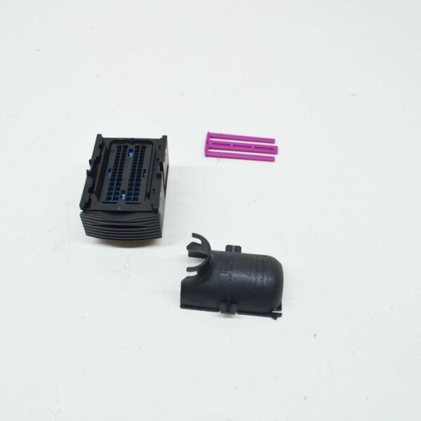 5Q0906379 - NEW AUDI A1 SPORTBACK GB FLAT CONTACT HOUSING 5Q0906379
