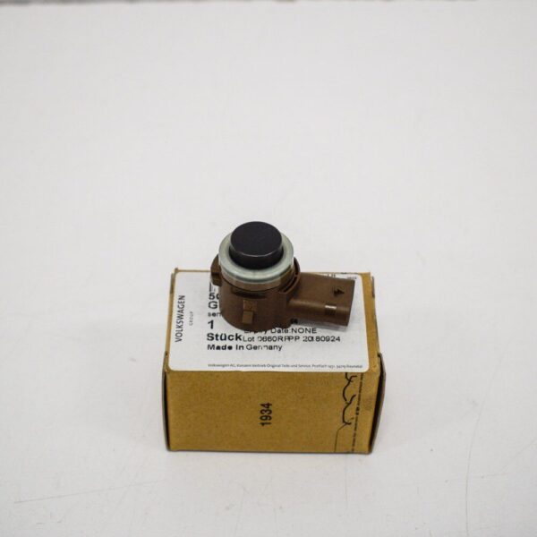 5Q0919297B - NEW AUDI TT FV 8S FRONT PARKING SENSOR 5Q0919297BGRU
