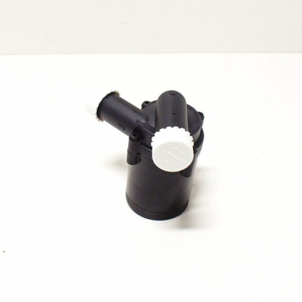 5Q0965561E - New Audi A3 8pa AUXILIARY COOLING WATER PUMP 2013 5Q09655561E ORIGINAL
