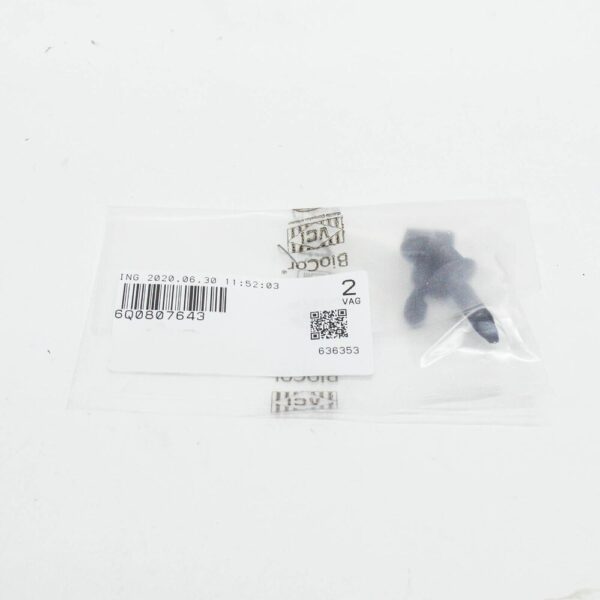 6Q0807643 - AUDI A1 MK1 Rear Bumper Tow Eye Cover Clip  Pin 2 Pieces 6Q0807643 NEW GENUINE
