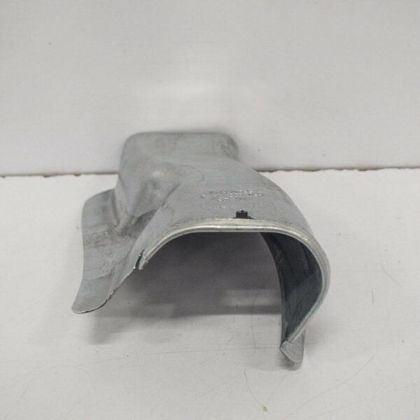 6R0825748A - NEW AUDI A1 8X FUEL PIPE PROTECTION PLATE 6R0825748A ORIGINAL