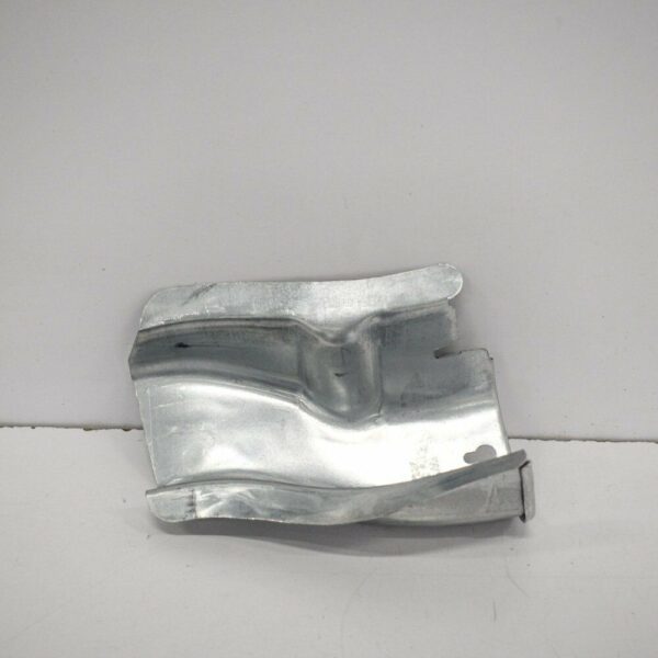 6R0825748A - NEW AUDI A1 8X FUEL PIPE PROTECTION PLATE 6R0825748A ORIGINAL