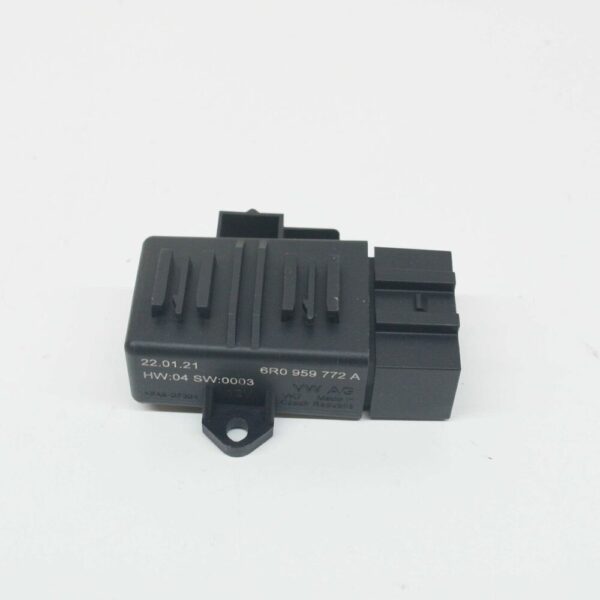6R0959772A - NEW VOLKSWAGEN POLO 6R HEATED SEAT CONTROL UNIT 6R0959772A