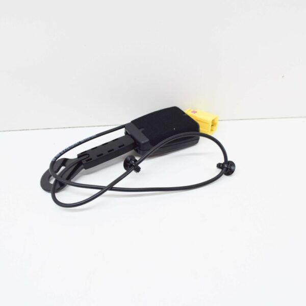 7L6857777FYLZ - NEW VOLKSWAGEN TOUAREG 7L FRONT LEFT SEAT BELT LATCH 7L6857777FYLZ ORIGINAL