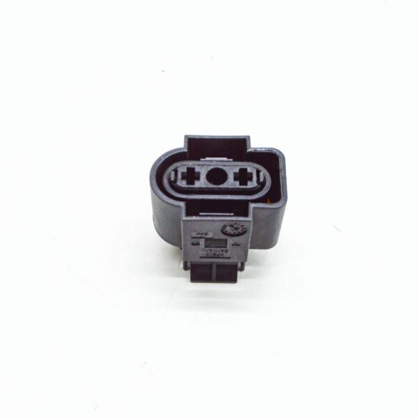 7M0973202 - NEW AUDI A3 8P WINDSCREEN WASHER SYSTEM FLAT CONTACT HOUSING 7M0973202 ORIGINAL