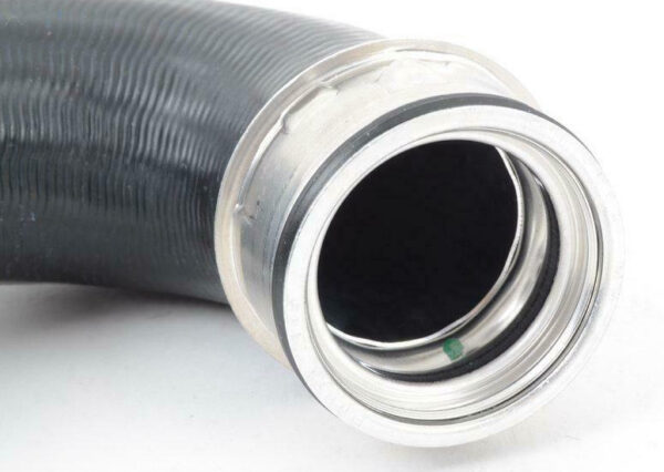 7P0145708A - NEW AUDI Q7 4L RIGHT UPPER CHARGE AIR COOLER PRESSURE HOSE 7P0145708A ORIGINAL