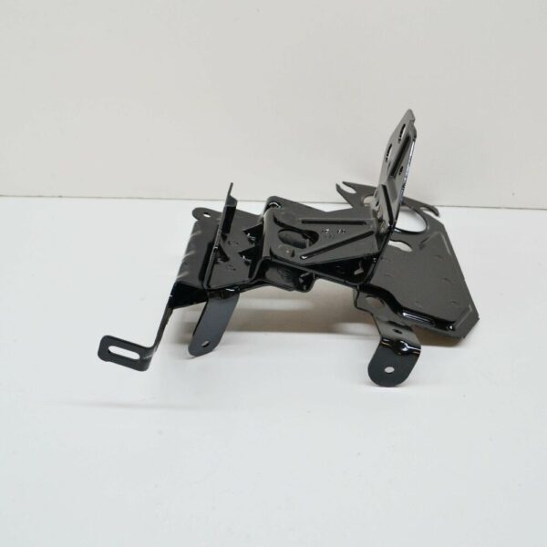 80A819263D - NEW AUDI Q5 80A ENGINE WATER PUMP BRACKET RIGHT 80A819263D