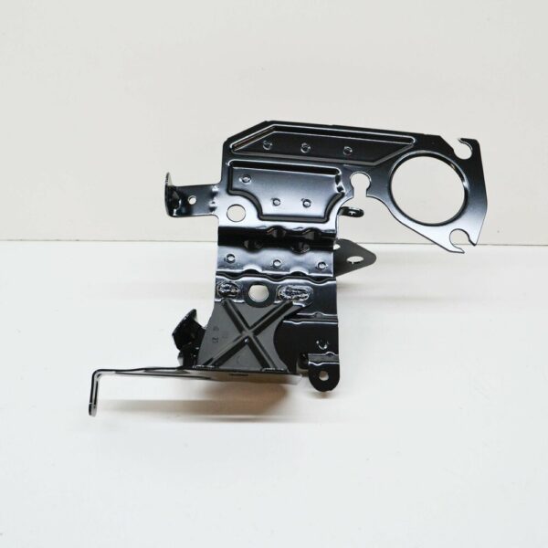80A819263D - NEW AUDI Q5 80A ENGINE WATER PUMP BRACKET RIGHT 80A819263D