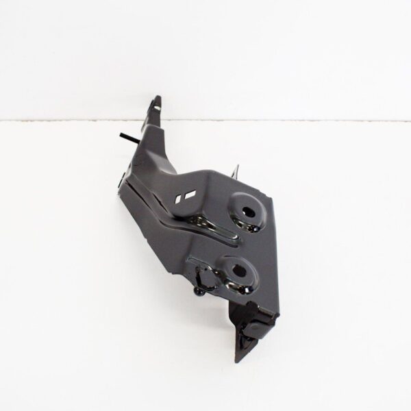 80A821132ASTL - NEW AUDI Q5 80A FRONT RIGHT FENDER BRACKET 80A821132ASTL