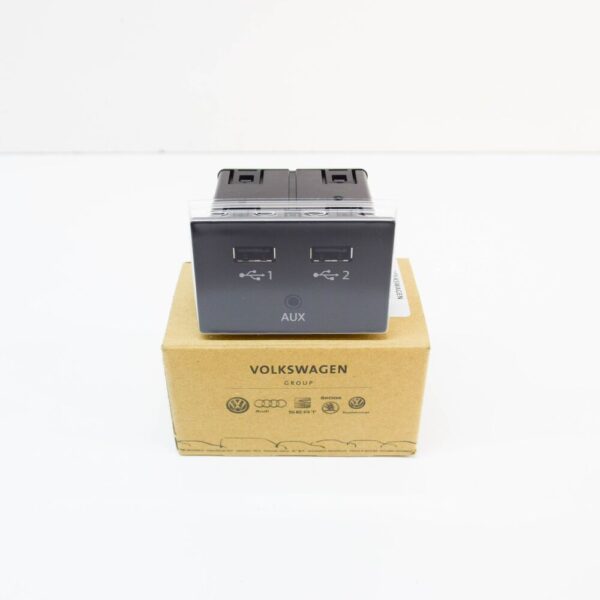 81A035736 - NEW AUDI A7 SPORTBACK 4G8 EXTERNAL AUDIO SOURCES CONNECTION 81A035736 ORIGINAL