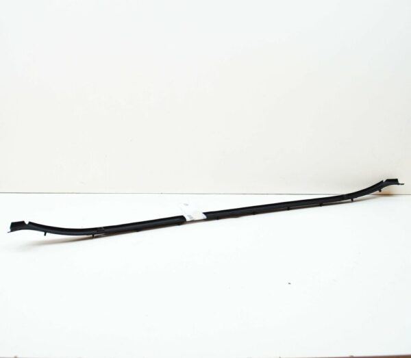 81A823124 - NEW AUDI Q2 GA FRONT BONNET HOOD ENGINE CENTER RUBBER SEAL 81A823124 ORIGINAL