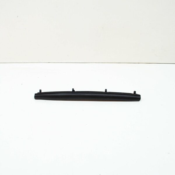 81A823125 - NEW AUDI Q2 GA FRONT BONNET HOOD LEFT IMPACT SEAL 81A823125 ORIGINAL