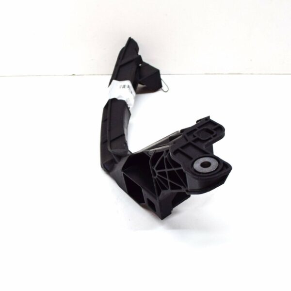82A807572A - NEW AUDI A1 SPORTBACK GB FRONT RIGHT HEADLIGHT BRACKET MOUNT 82A807572A