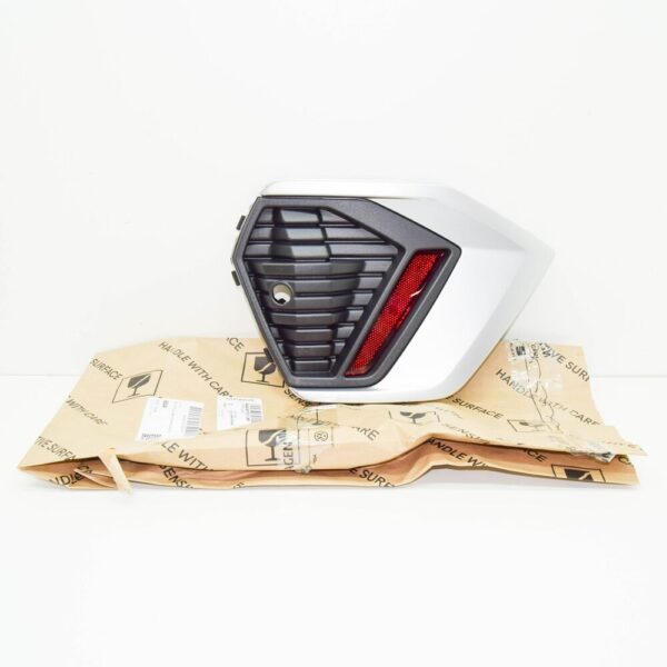 82A807672E16P - NEW AUDI A1 SPORTBACK GBA REAR BUMPER RIGHT GRILLE 82A807672E16P ORIGINAL