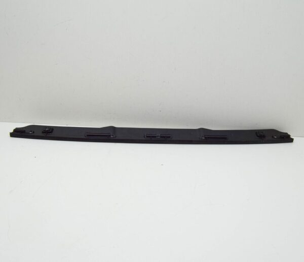 82A823126A - Audi A1 GB center hood impact protection 82A823126A NEW ORIGINAL