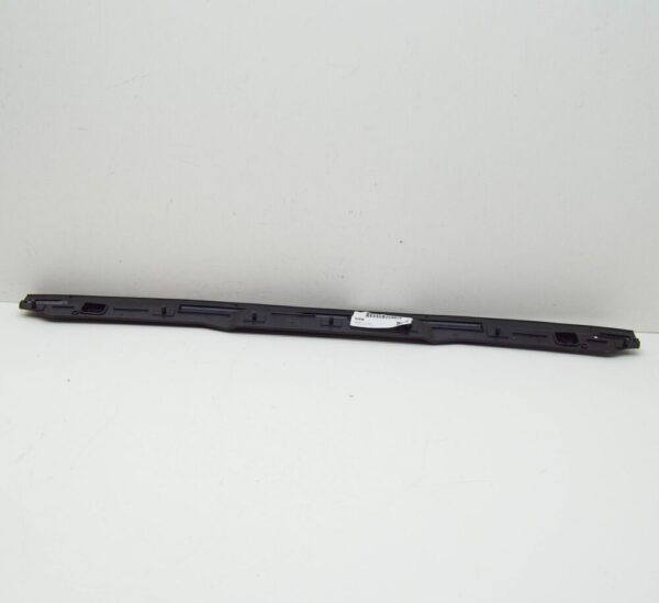 82A823126A - Audi A1 GB center hood impact protection 82A823126A NEW ORIGINAL