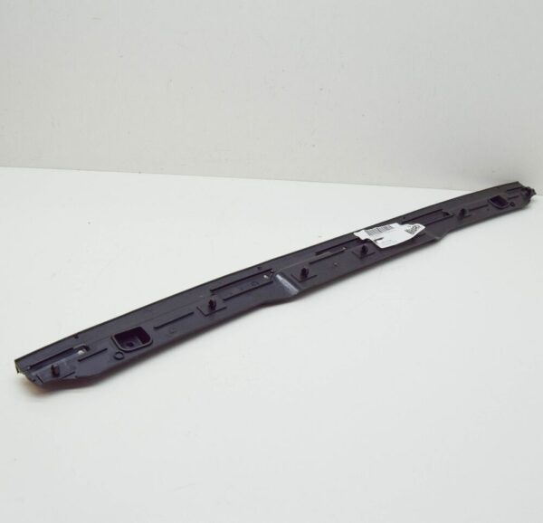 82A823126A - Audi A1 GB center hood impact protection 82A823126A NEW ORIGINAL