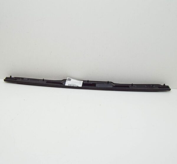 82A823126A - Audi A1 GB center hood impact protection 82A823126A NEW ORIGINAL