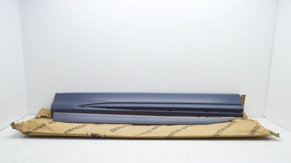 83A853959BGRU - NEW AUDI Q3 8U FRONT LEFT DOOR LOWER MOLDING 83A853959BGRU