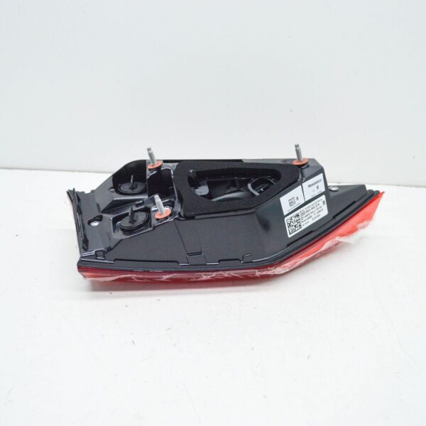 83A945076 - NEW AUDI Q3 F3 SPORTBACK RIGHT SIDE TRUNK BOOTLID TAILLIGHT 83A945076